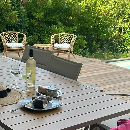 Attractive Semi-detached House With Private Pool, Solenzara Dom wakacyjny