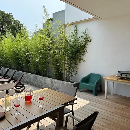 Dom wakacyjny Attractive Semi-detached House With Private Pool, Solenzara